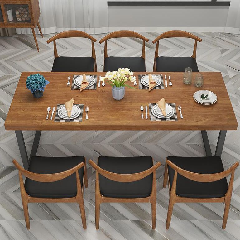 Table à manger en bois massif de style industriel