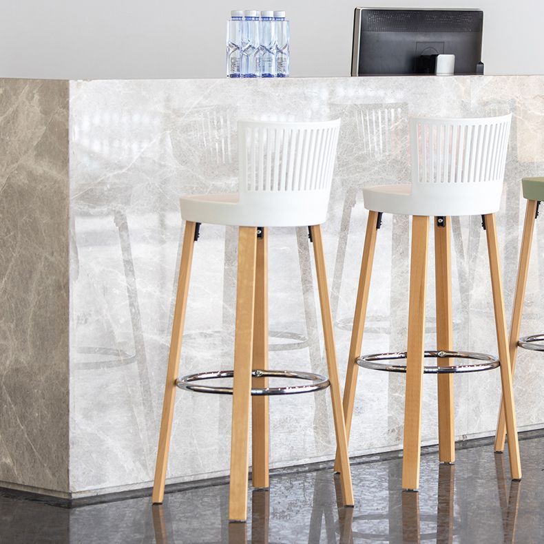 Taburete de bar contemporáneo, taburete de bar sin brazos de plástico con base de madera