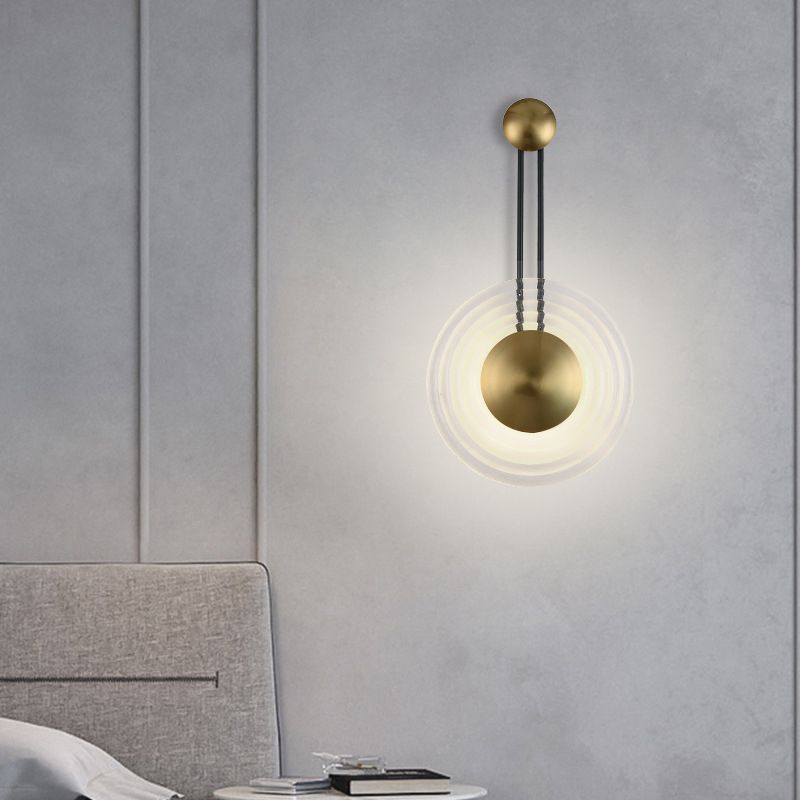 Lámpara de pared LED circular dorada en moderna luz de pared de hierro de electroplacas de estilo creativo para dormitorio