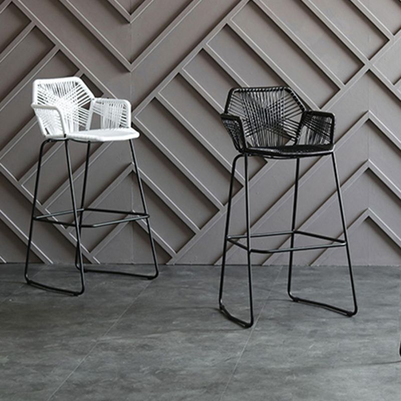 Scandinavian Plastic Rattan Bar Stool Armed Bucket Stool with Metal Legs