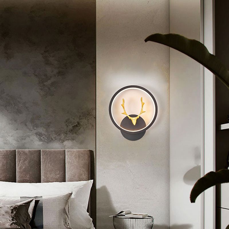 Metal Geometric Shape Wall Mount Lighting Modern Style 1-Light Wall Mounted Light Fixture