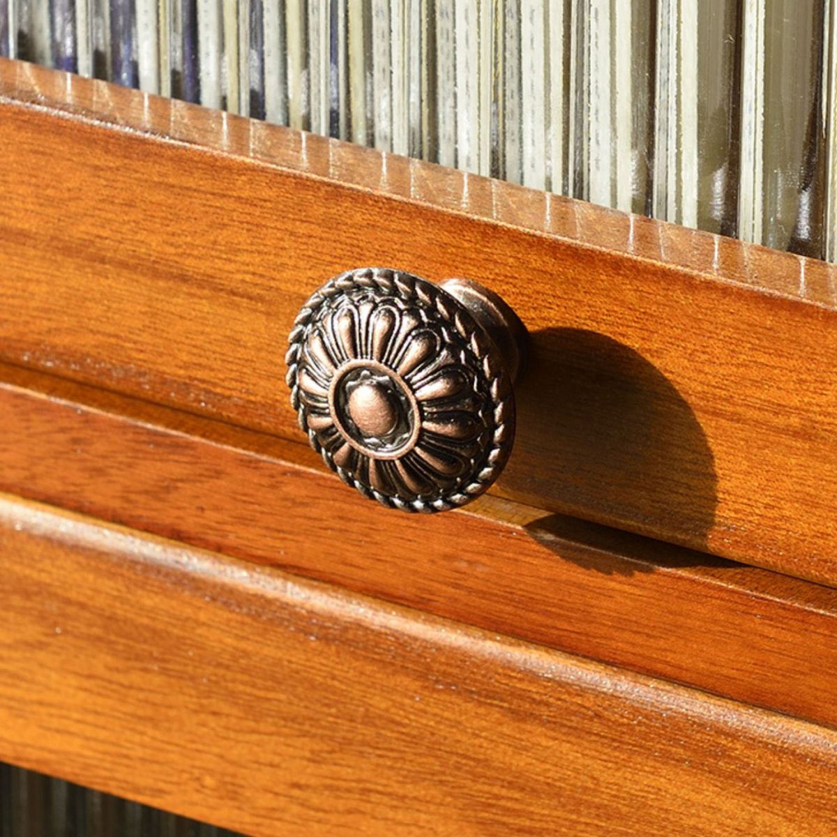 Ultra Modern Display Stand Solid Wood Buffet Cabinet with Drawers for Dining Room