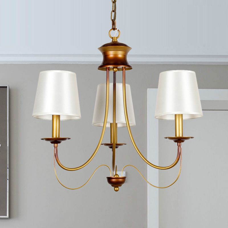 3/5/6 lichten messing afwerking hangende kroonluchter traditioneel conisch plafondlicht met witte stoflampschaduw