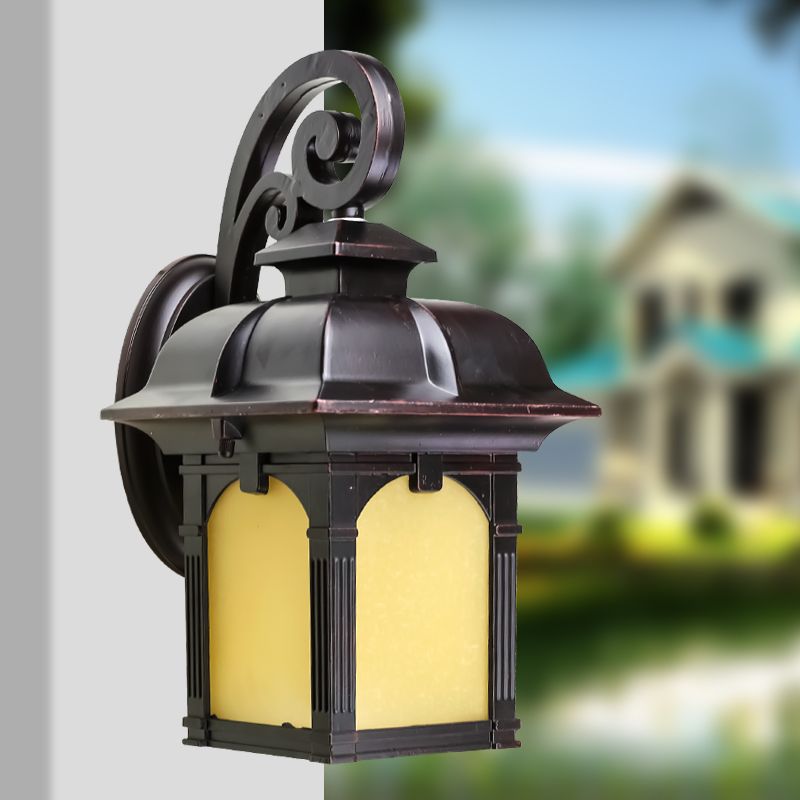Lampe murale à bras rural rural simple en verre jaune clair