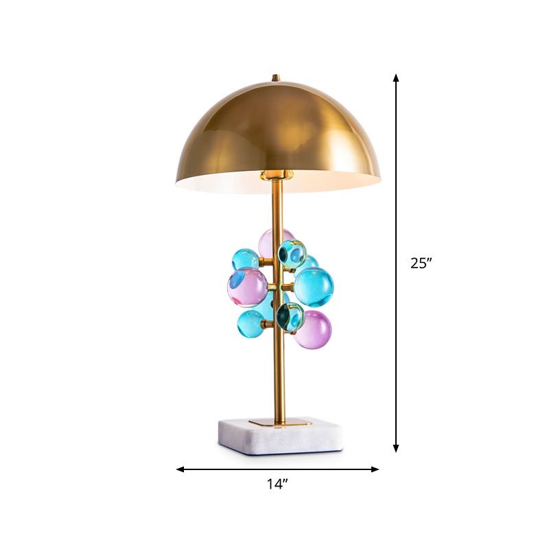 Lámpara de escritorio de cúpula metálica 1 cabezal lámpara de noche con bolas de cristal coloridas deco en oro