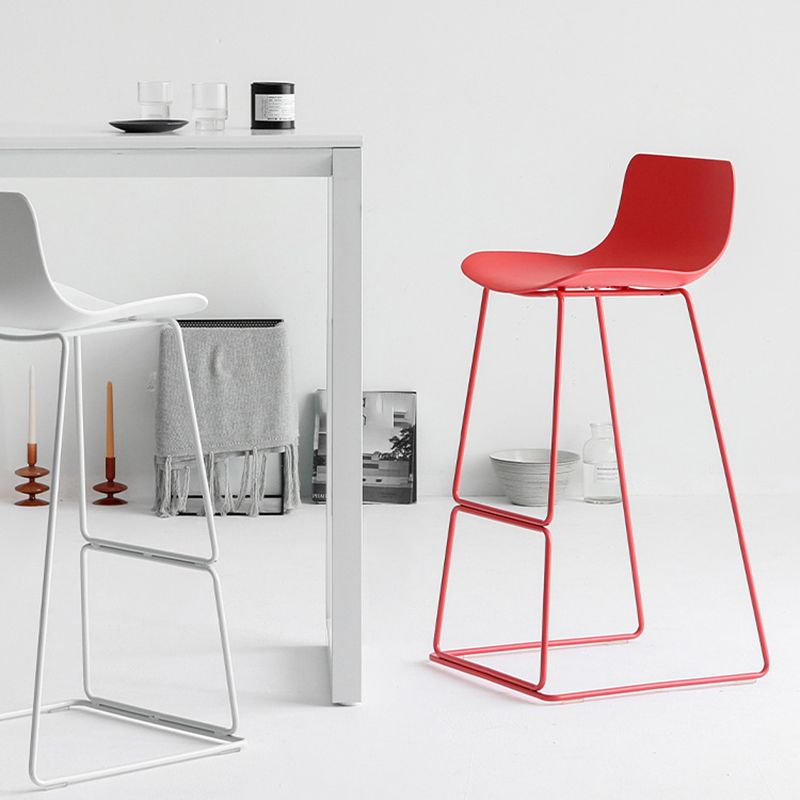 Modern Coffee Shop Armless Stool Matte Finish Plastic Barstool