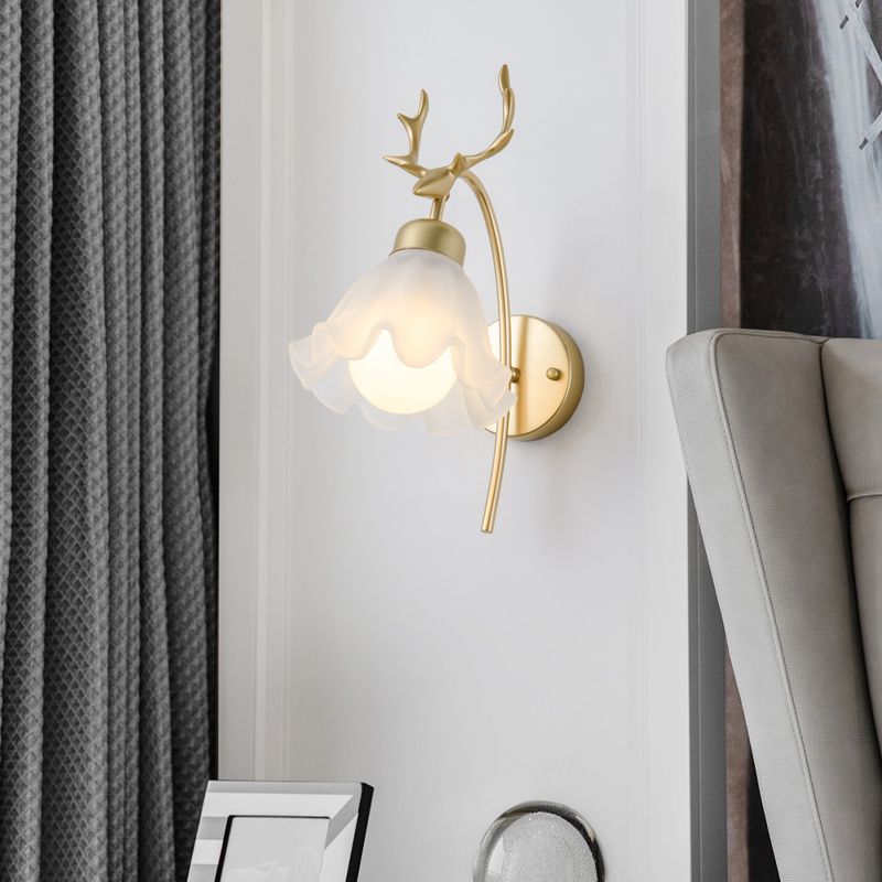 Gold Modern Metal Wall Sconce Flower Shape Wall Light with Glass Shade for Bedroom