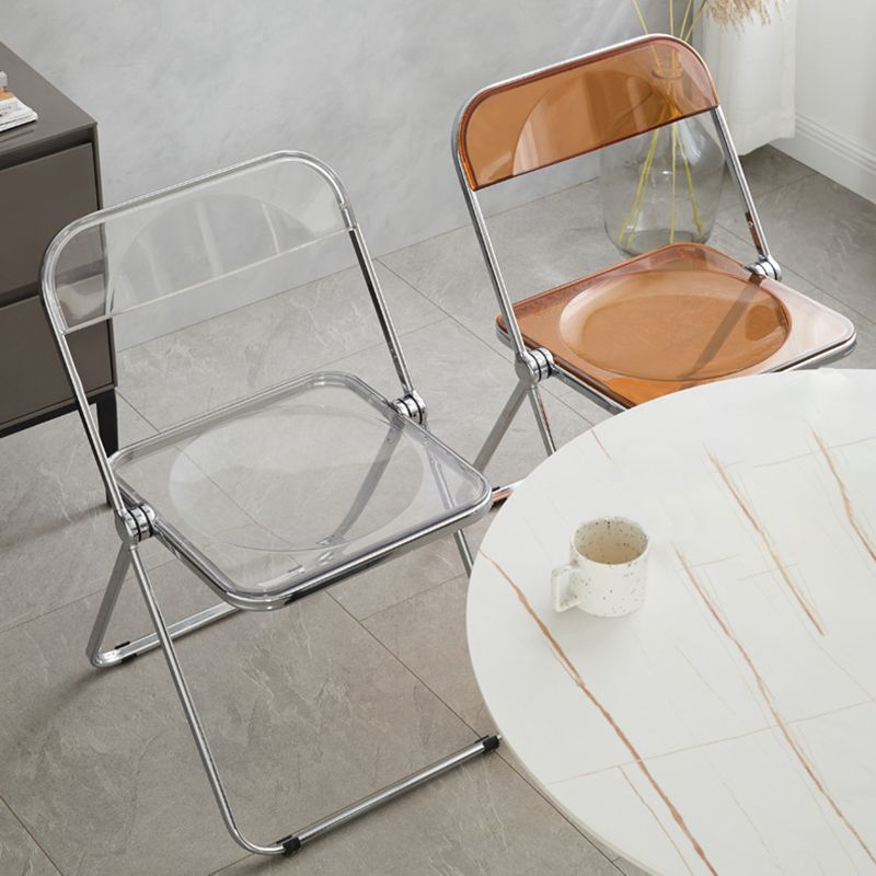 Les chaises latérales en plastique pliantes de conception industrielle ouvrent la chaise latérale de salle à manger arrière