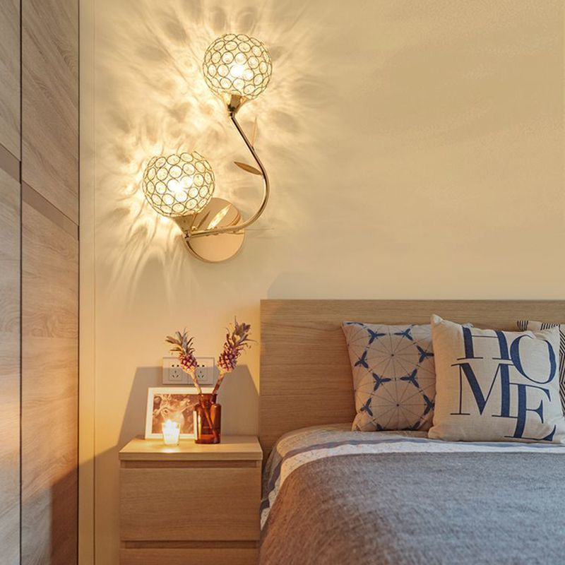 Luce da parete globale Pliona lampada moderna a parete a 1 luci con tonalità di cristallo chiaro