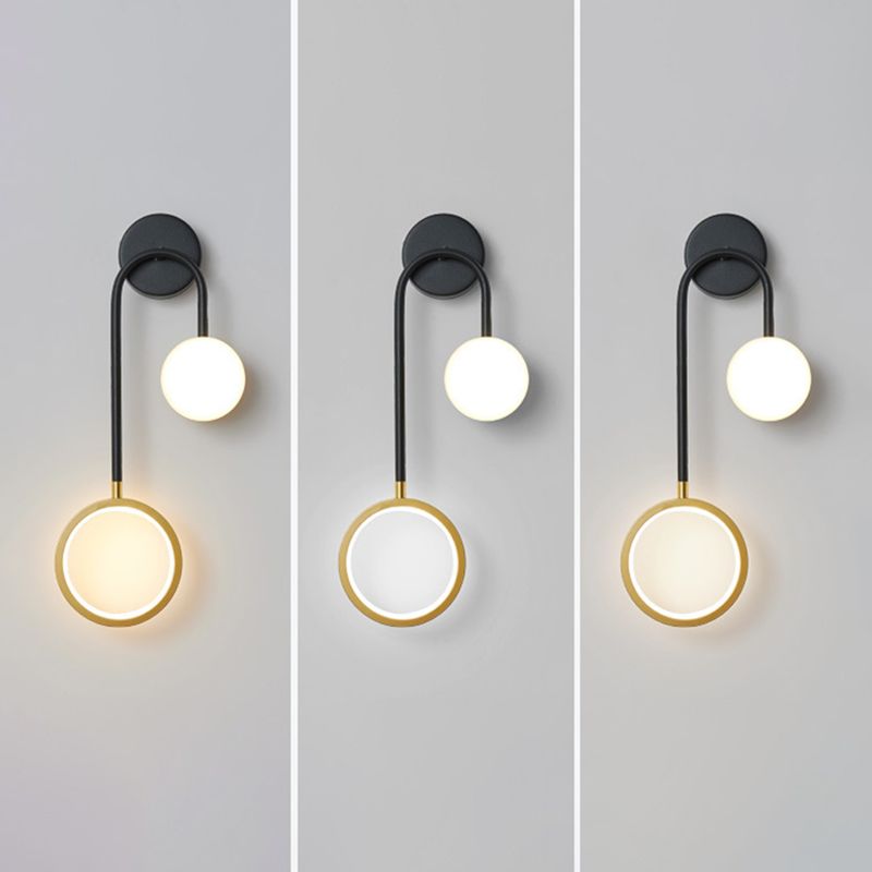 Acrílico modernista 2 luces LED Montaje Lucing Lámpara de pared Lámpara de pared en oro y negro