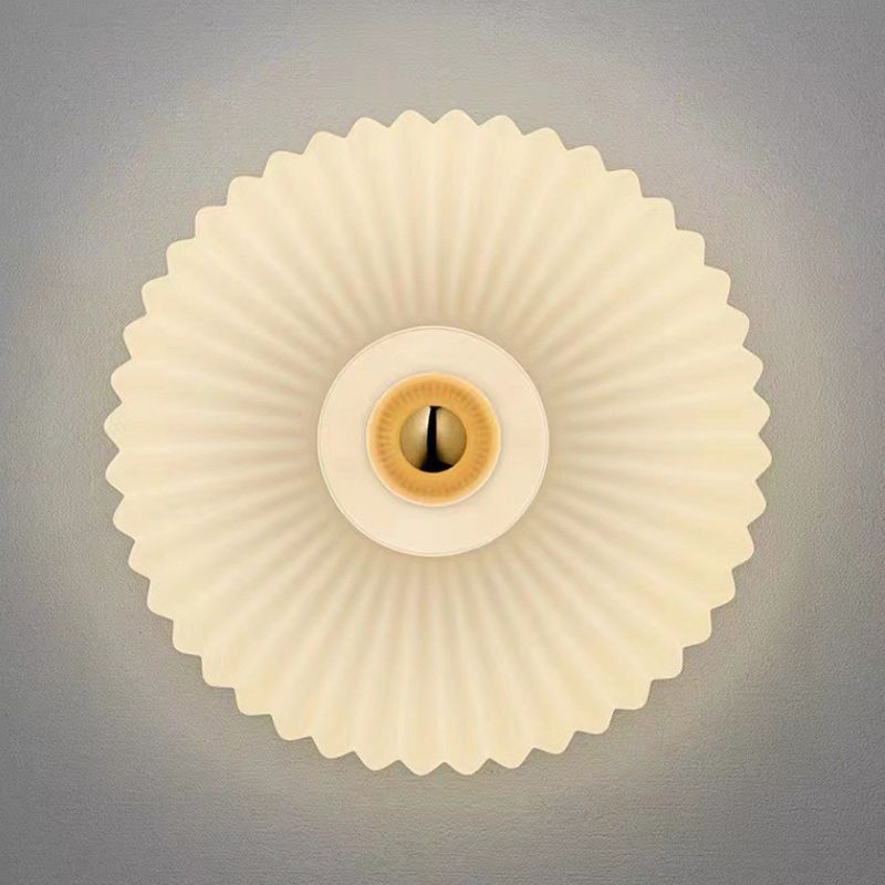 Single Modernism Black/White Wall Mounted Sconce LED Glass Wall Light