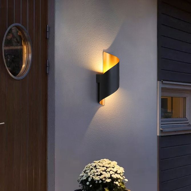 Black Modernism Single Wall Mounted Sconce Unique Metallic Wall Light
