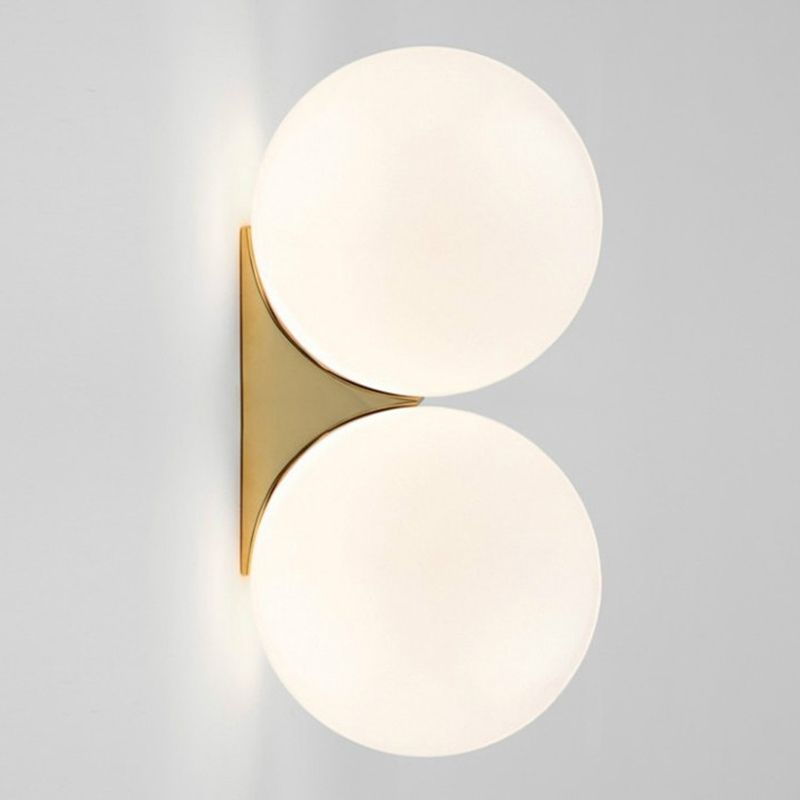 Globe Slaapkamer LED -wandkandel in moderne eenvoud Smeedijzeren wandlicht met glazen schaduw