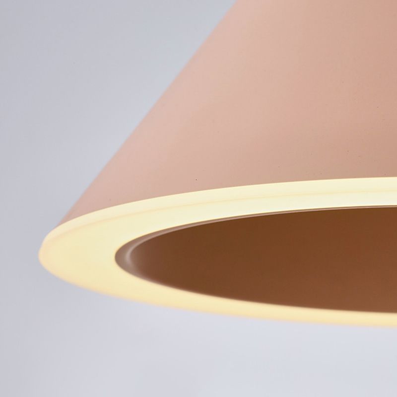 Moderner Stil Anhänger Lichtkegelform Metall 3 Lichter Suspendierung Anhänger