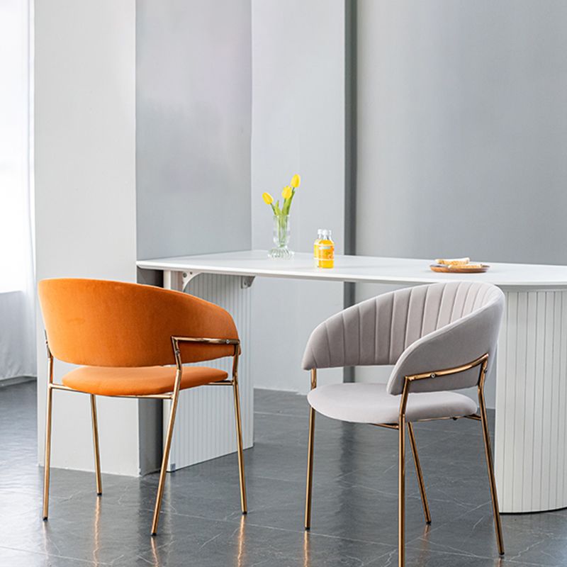 Scandinave Style Open Back Dining Catt Widing Couber Chaises de salle à manger avec des jambes dorées