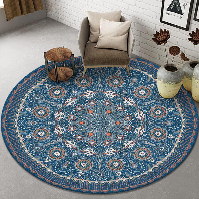 Tapis à imprimé floral marocain