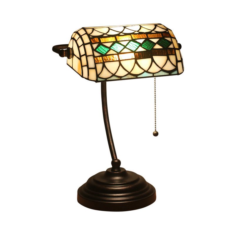 Tiffany Rhombus gemustertes Schreibtisch Beleuchtung 1 Kopf geschnittener Glaszielkettenkettentischlampe in Braun/Blau/Grün und Weiß