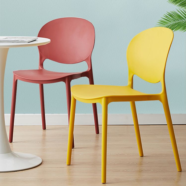 Chaise de salle à manger scandinave en plastique, chaise latérale à dossier ouvert avec 4 pieds pour usage domestique