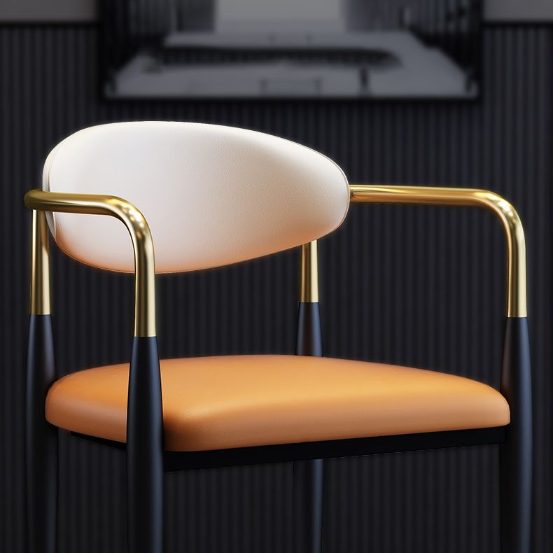 Silla de comedor moderna de cuero mate con brazo abierto para sala de reuniones