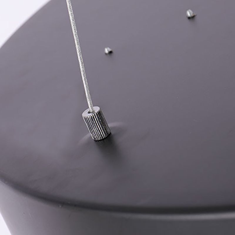 Lampes suspendues moderniste en métal avec des luminaires d'éclairage pendentif à LED à l'ombre acrylique