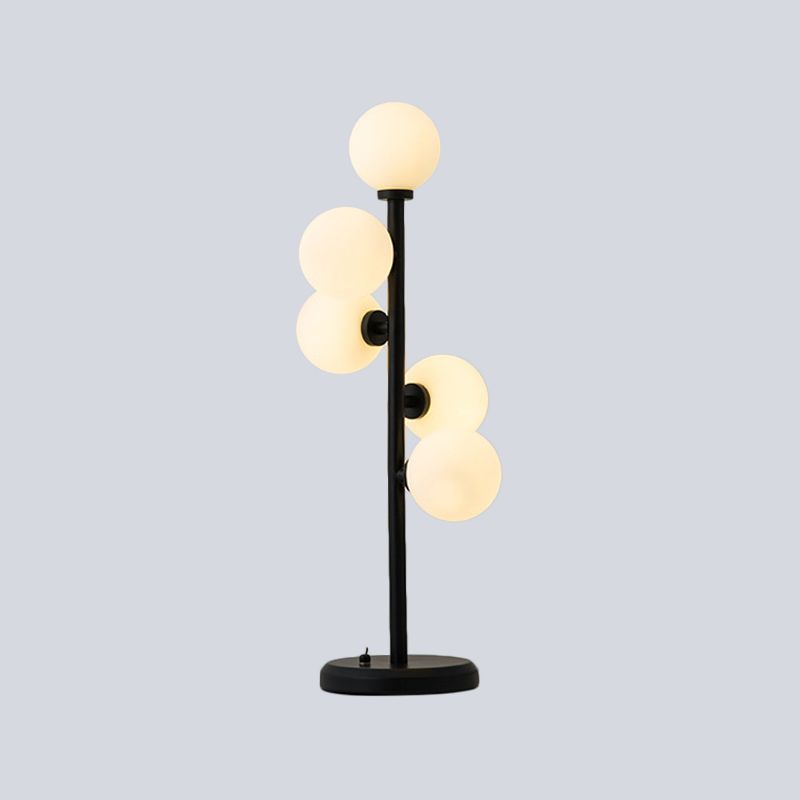 Lampada da comodino in metallo a sfera Illuminazione post-moderna in vetro crema 5 luci Lampada da comodino nera/oro per sala da pranzo