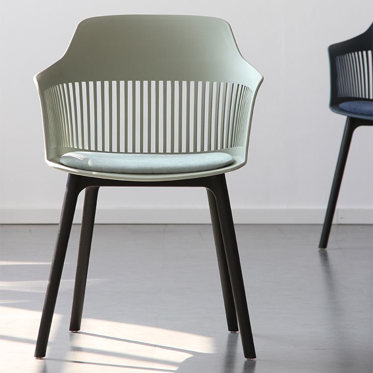 Chaise de salle à manger en plastique de Style nordique, chaise latérale à dossier Windsor pour usage domestique