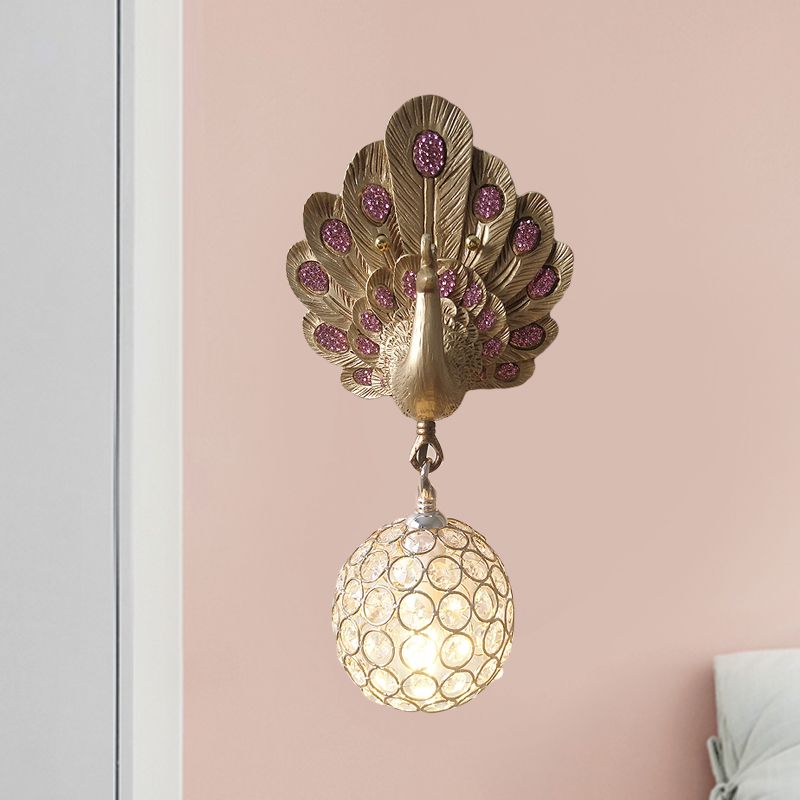 Lampe murale à l'orbe à cristal transparent avec paon résine 1 clair or / rose / mur blanc clair pour le chevet