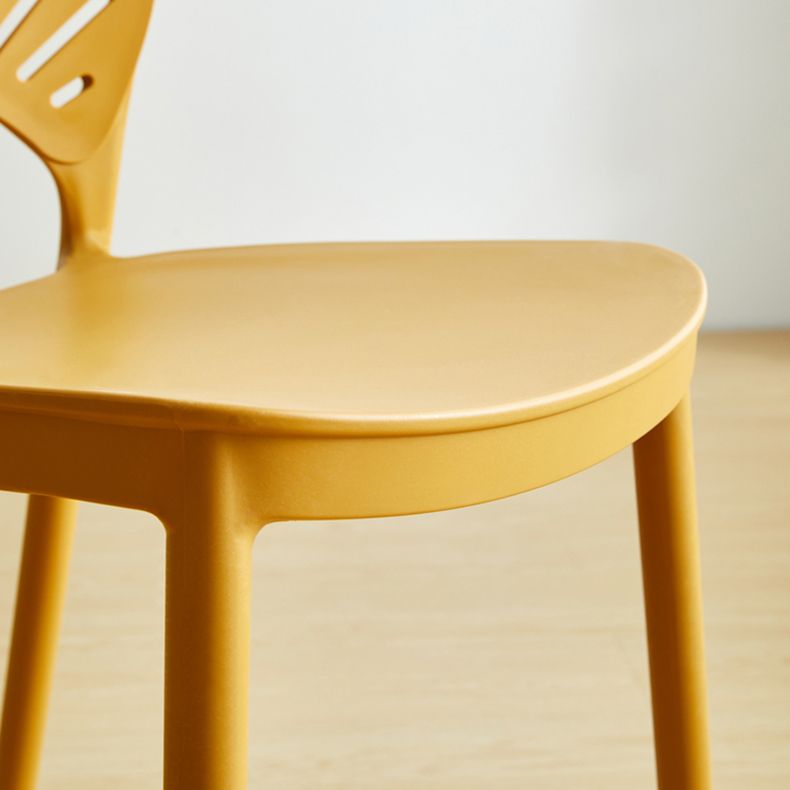 Silla plástica escandinava del respaldo abierto de la silla lateral del comedor de la cocina