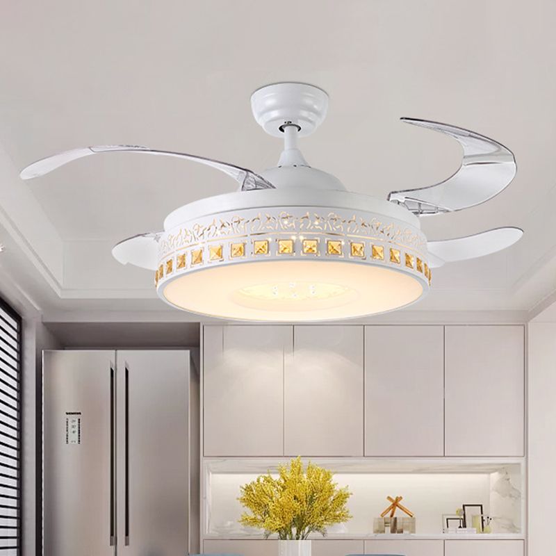 42 "Breite LED LED CRYRIK SEMI Flush Mount Einfachheit Weißer Ring Esszimmer Hängende Lüfterlicht mit 4 klaren Klingen, Fern-/Wandsteuerung/Frequenzumwandlung