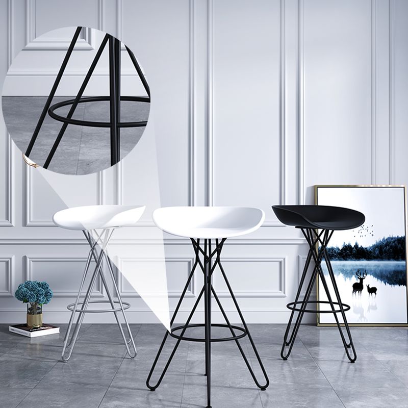 Glam Footrest Plastic Barstool Matte Finish Restaurant Stool