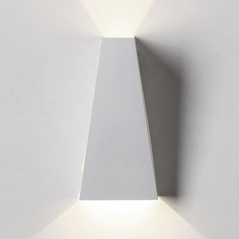 Iluminación de pared de sombra geométrica de metal estilo moderno 2 luces livianas montadas en la pared