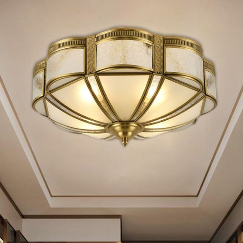 Lampada da soffitto per camera da letto floreale da 14 "/18" W Stile retrò Vetro lattiginoso 3/4 luci Illuminazione da incasso in ottone