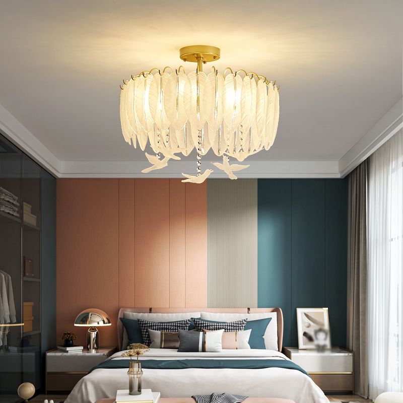 Plafonnier de forme ronde moderne en fer avec abat-jour en verre pour chambre