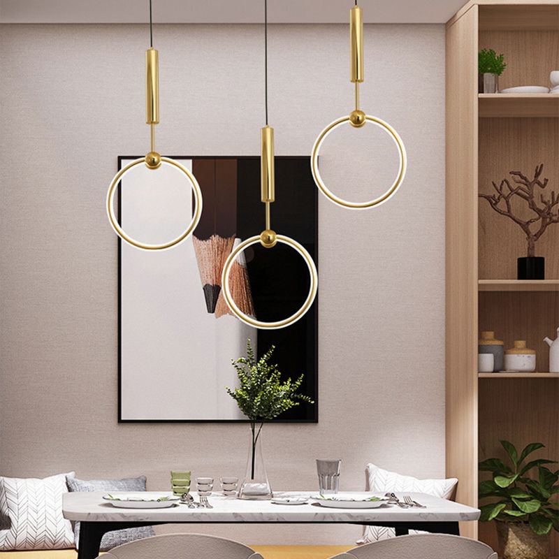 Lumière suspendue linéaire minimaliste Aménagement d'éclairage pendentif moderne pour le salon