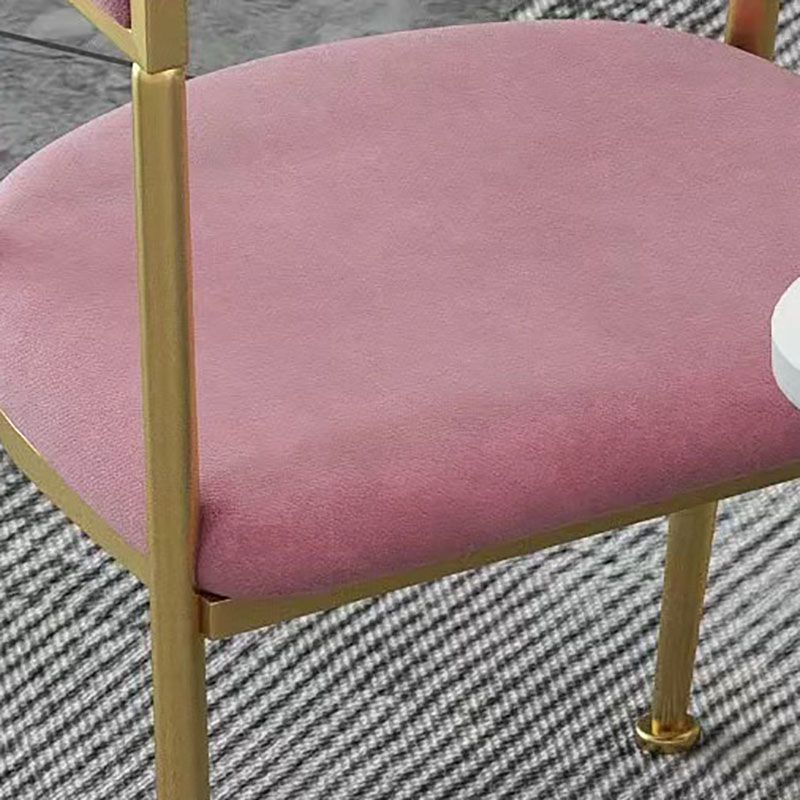 Silla de comedor tapizada con brazo de metal Glam, silla lateral de comedor para uso en restaurantes