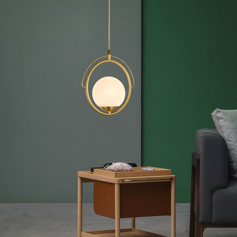 11.5 "Diameter Brassring Eenmalige lichtophanging Lamp Witglas Balschaduw Moderne stijl Verlichtingsarmatuur voor slaapkamer