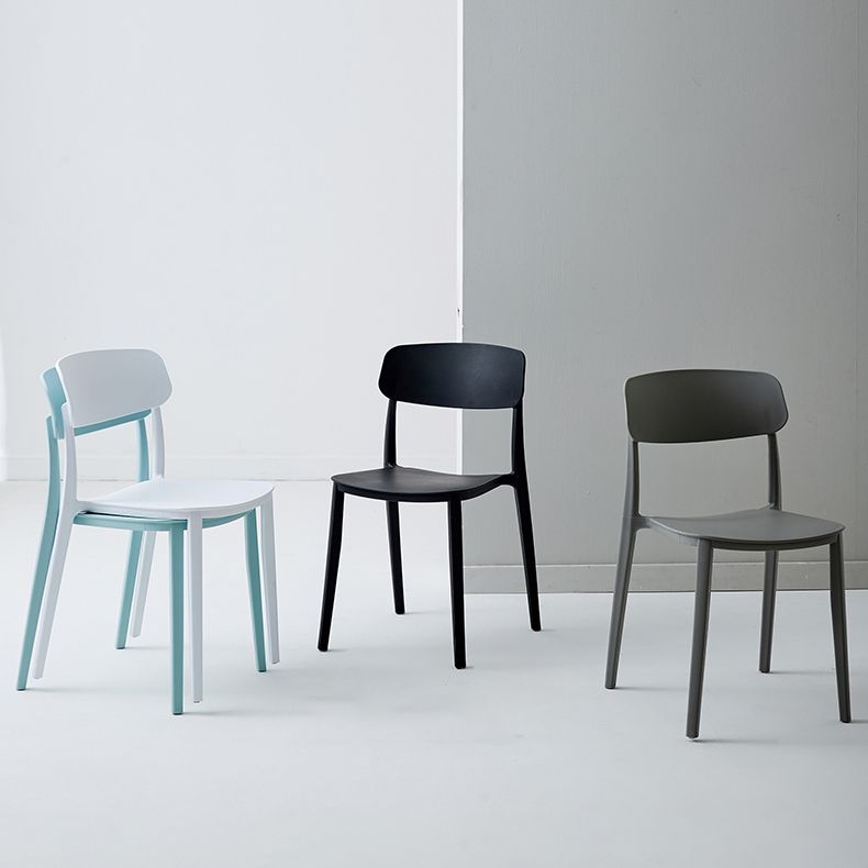 Chaise latérale de restaurant en plastique scandinave, couleurs bonbon, chaise de salle à manger à dossier ouvert
