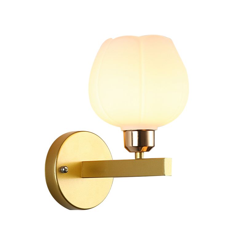 Modern Style Wall Light Simple Wall Mount Light with Iron for Dining Room