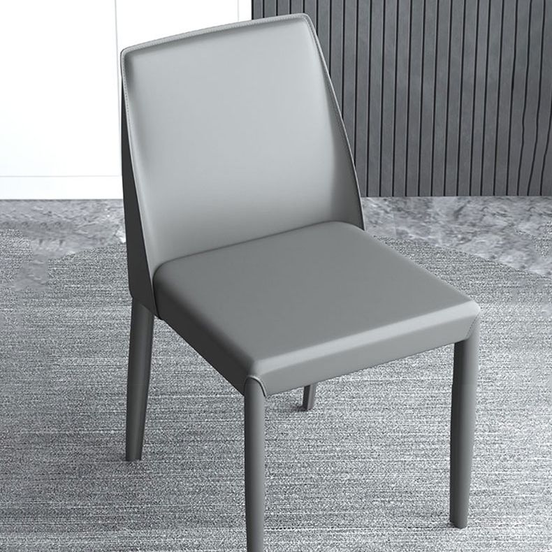 Silla de comedor con acabado mate de cuero, silla lateral con respaldo sólido para el hogar, estilo diseñador
