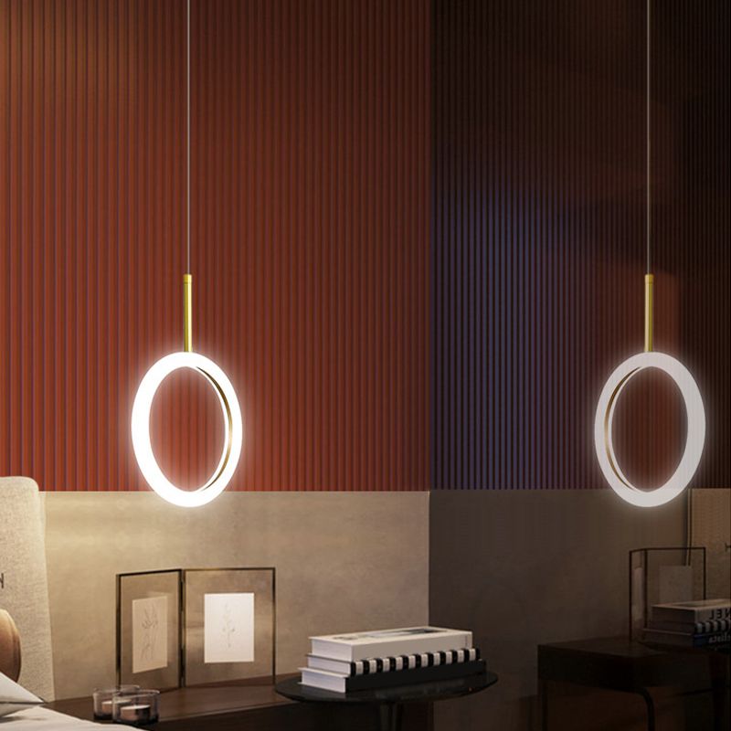 Halo Ring Restaurant Down Lighting Acrylique 8 "/ 11" Dia LED Minimalisme Pendentif Pendentif en or, lumière chaude / blanche