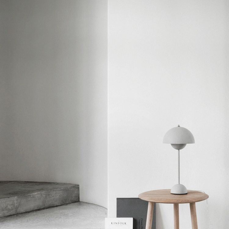 Mushroom-shaped Creative Metal Table Lamp 9.8" Diameter Nordic Macaroon Style Desk Light for Bedroom