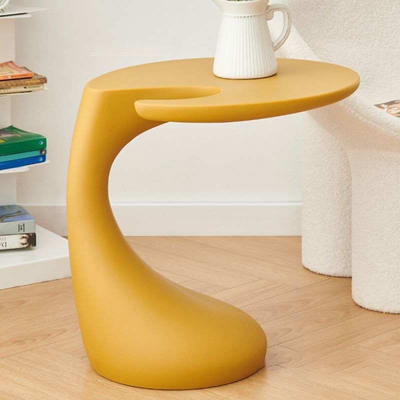 Modern Naturally Shaped End Table Plastic Table for Living Room