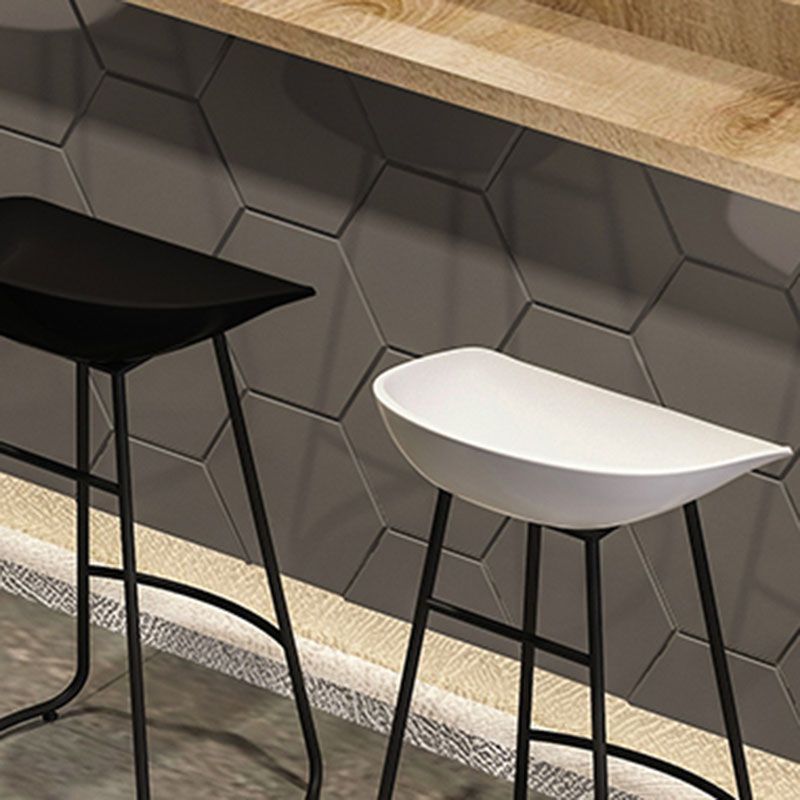 Modern Matte Finish Iron Bar Stool Footrest Milk Tea Shop Stool