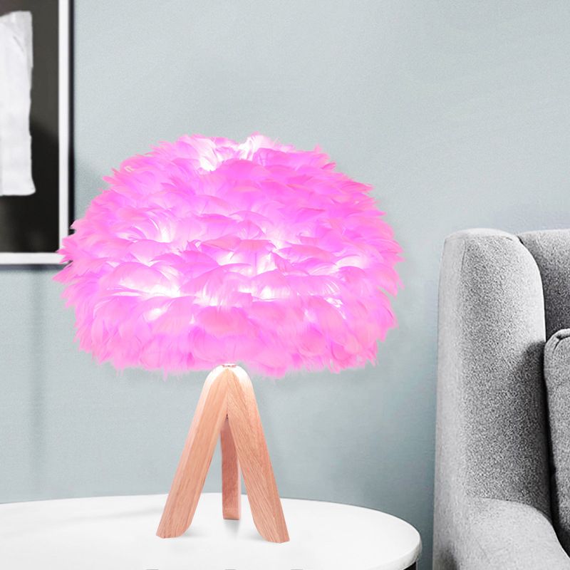 Éclairage de bureau de plume en tissu moderniste 1 lampe de table rose de bulbe avec base de trépied en bois