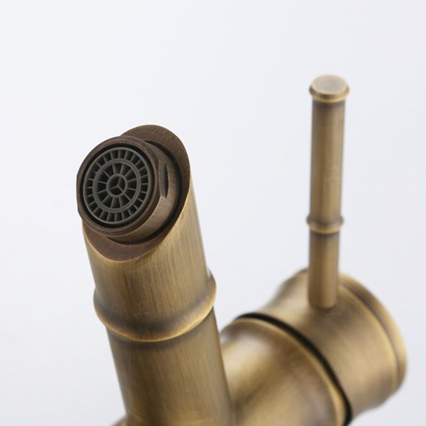 Vintage Wide Spread Bathroom Faucet 1-Handle Lavatory Faucet