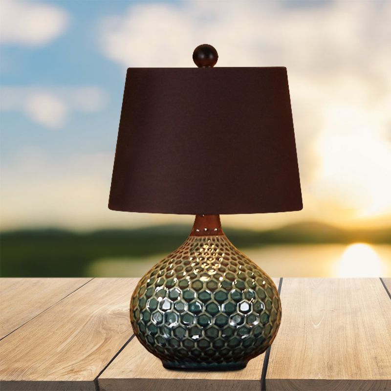Lampada da notte in tessuto a tamburo affusolato Lampada da tavolo da soggiorno retrò a 1 luce in bianco/caffè con base in ceramica a cipolla