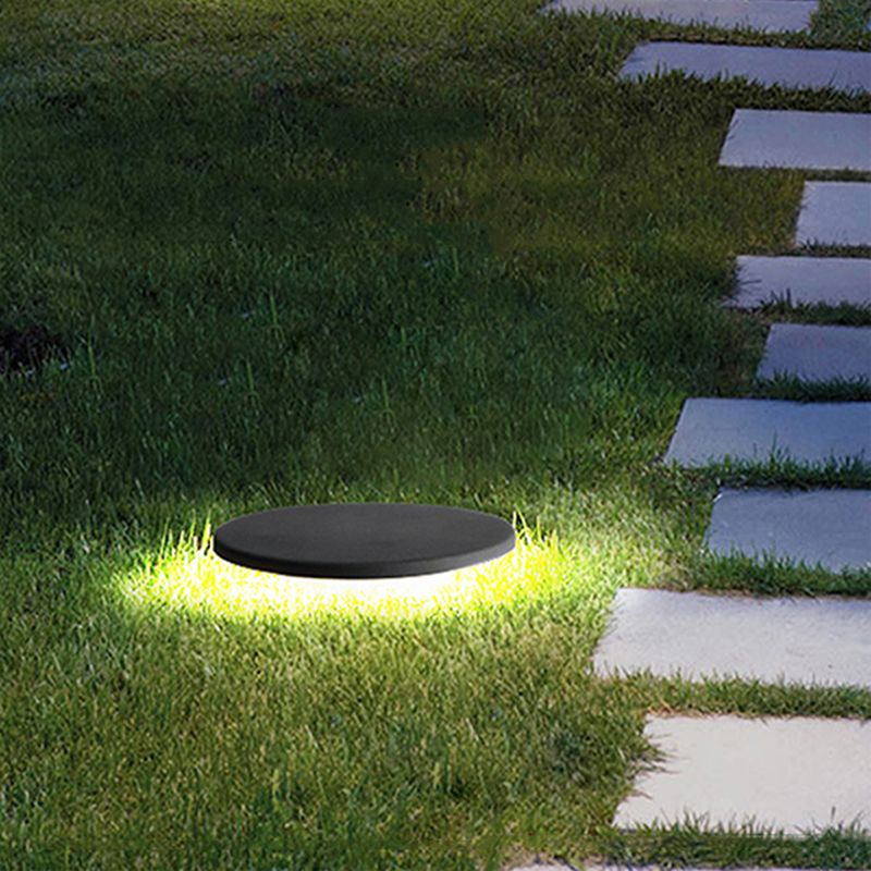 Round Solar Lawn Light Black Waterproof Light with Metal for Courtyard