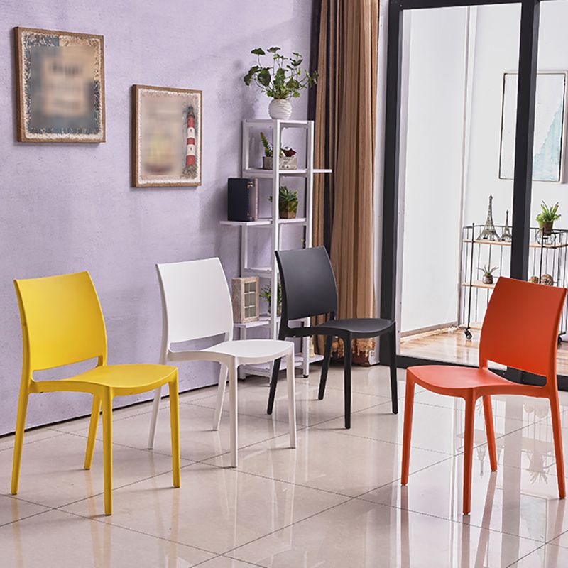 Silla lateral de comedor escandinava sin brazos con respaldo abierto Sillas laterales de comedor de plástico