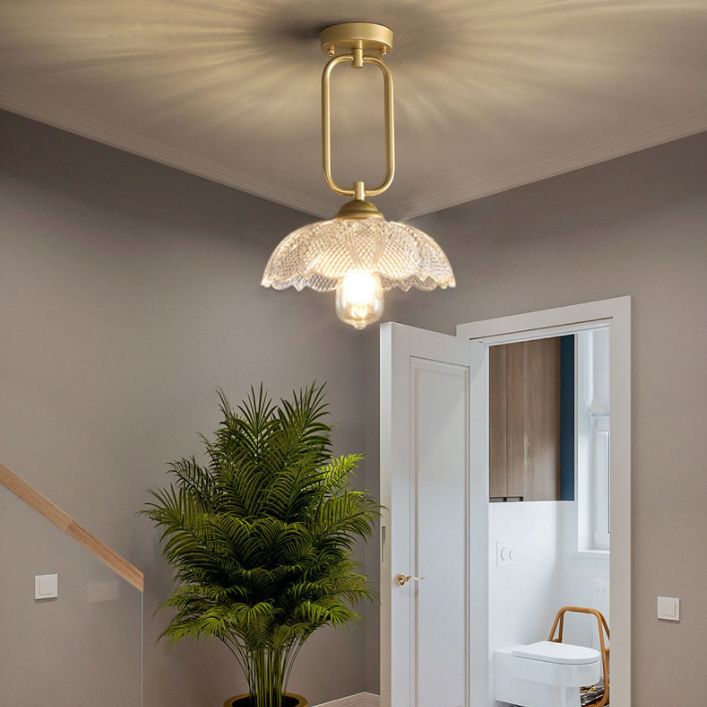 Luz de techo de montaje semi rasgador sombreado de vidrio Luz de montaje de techo dorado nórdico de montura de montaje