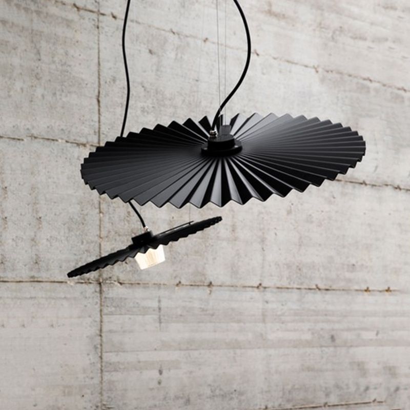 Circle Metal Hanging Light Modernist 1 Head Black/Gold Ceiling Suspension Lamp for Living Room